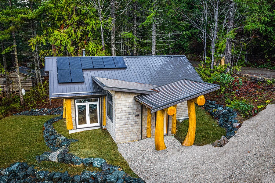 Horne Lake Cabin Exterior